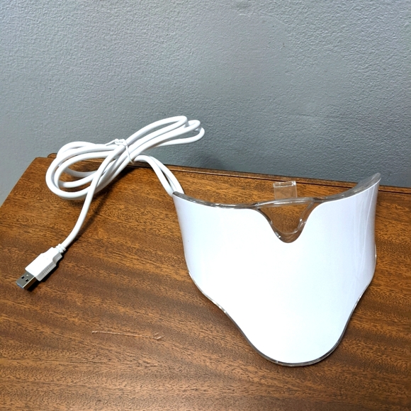 NWT Colorful LED Beauty Mask. - Picture 8 of 9